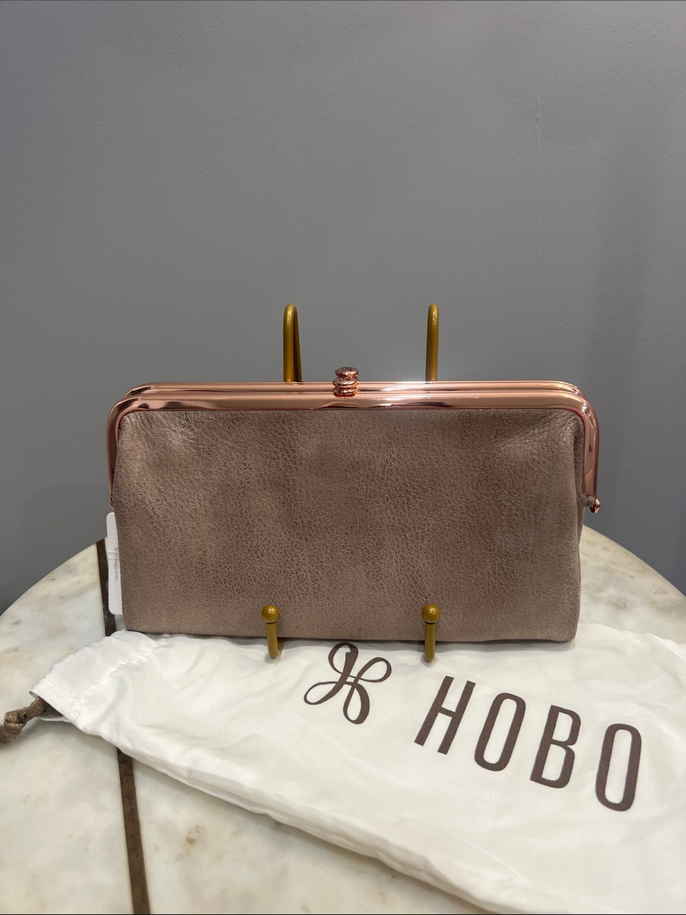 NWT HOBO Lauren wallet Blush Taupe Leather Kiss-Lock Clutch with Rose Gold Trim